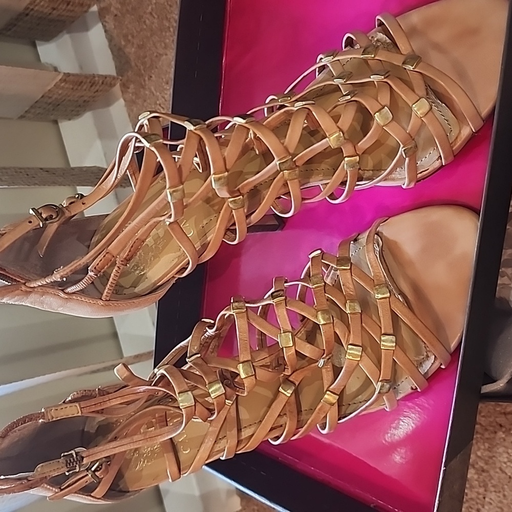 Vince Camuto Wendy